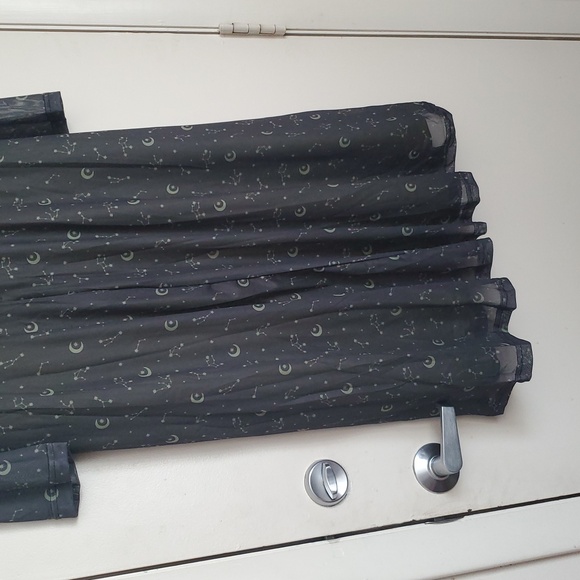 Daisy's Street Gold Constellation Chain Belt Long-sleeve Dress (Plus size) - Picture 9 of 16